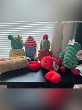 Set of 6 Summer Giggle Scape plushies NWT